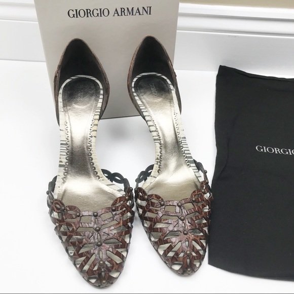 Giorgio Armani Shoes - Giorgio Armani vntg-inspired cut-out leather heels